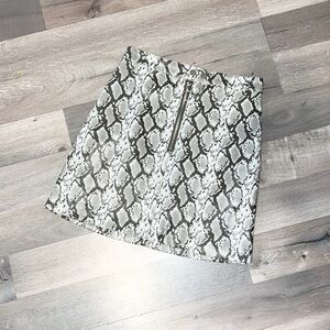 H&M Black and White Snake Pattern Mini Skirt